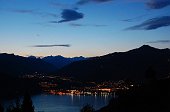 23 Sulla costa si accendono le luci
